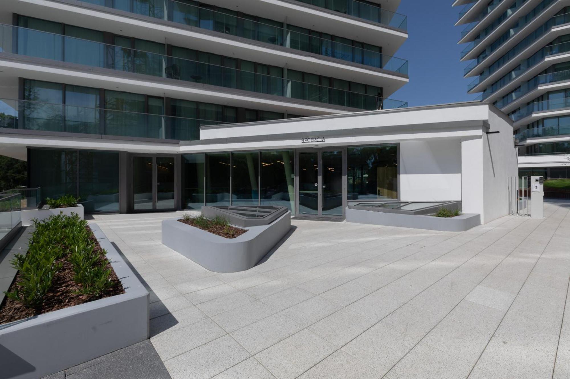 Royal Waves Resort & Spa - Apartment With Parking By Noclegi Renters Miedzyzdroje Bagian luar foto