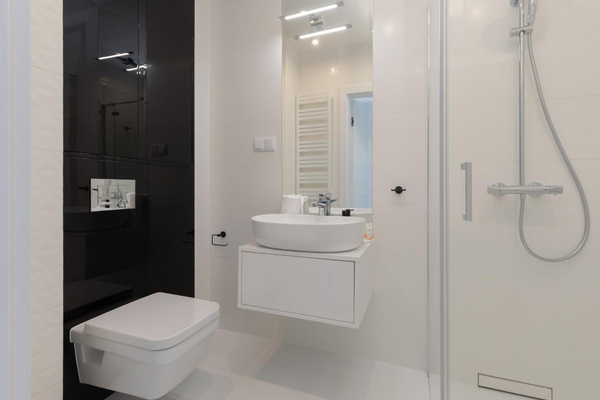 Royal Waves Resort & Spa - Apartment With Parking By Noclegi Renters Miedzyzdroje Bagian luar foto