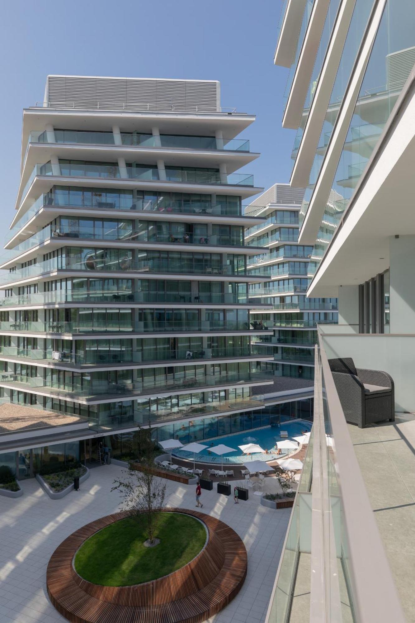 Royal Waves Resort & Spa - Apartment With Parking By Noclegi Renters Miedzyzdroje Bagian luar foto