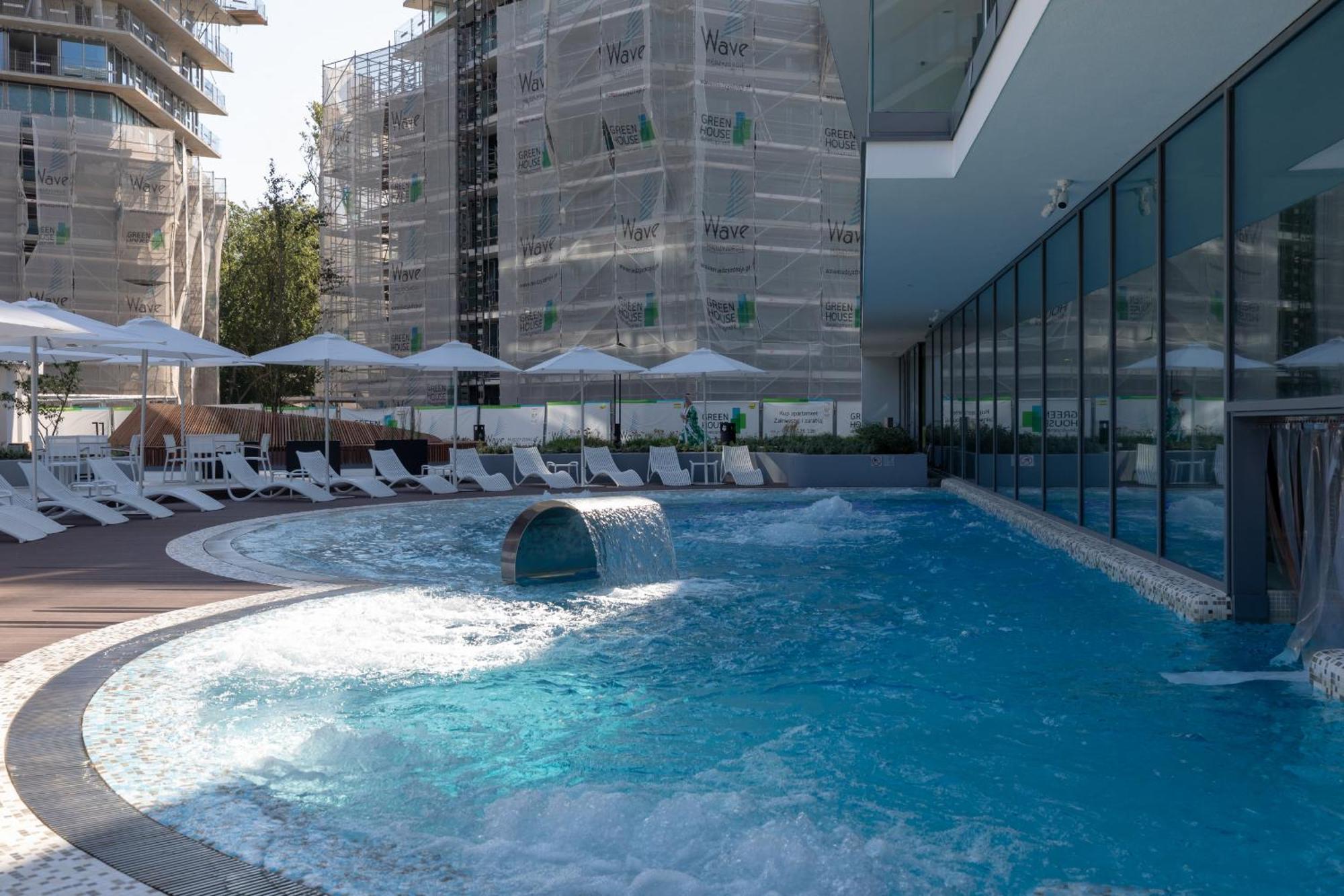 Royal Waves Resort & Spa - Apartment With Parking By Noclegi Renters Miedzyzdroje Bagian luar foto