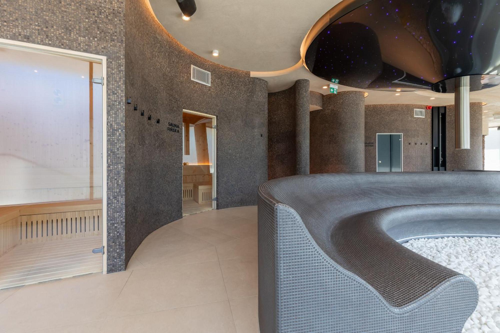 Royal Waves Resort & Spa - Apartment With Parking By Noclegi Renters Miedzyzdroje Bagian luar foto