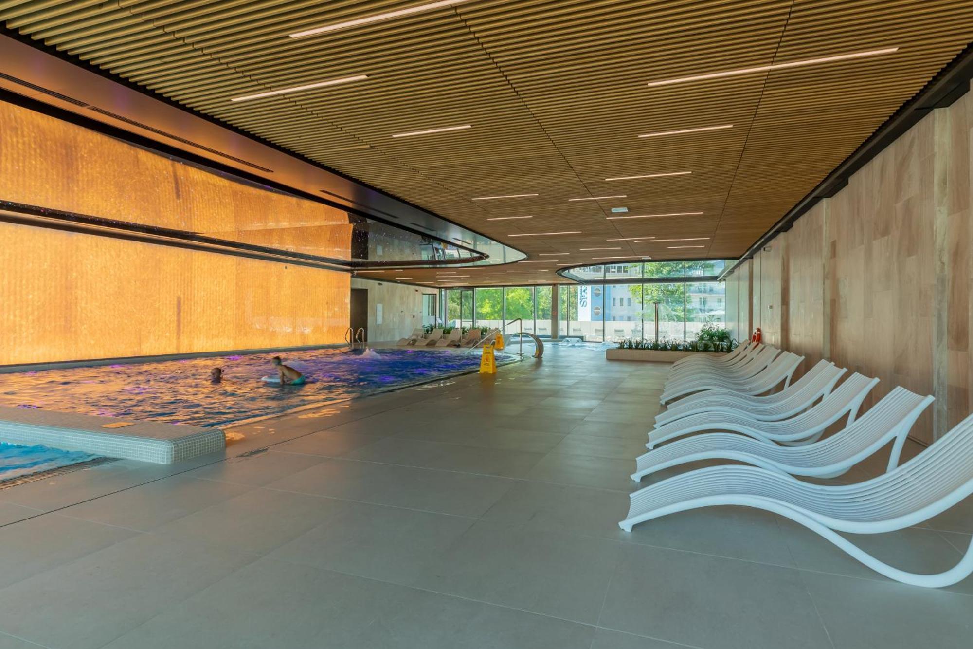 Royal Waves Resort & Spa - Apartment With Parking By Noclegi Renters Miedzyzdroje Bagian luar foto