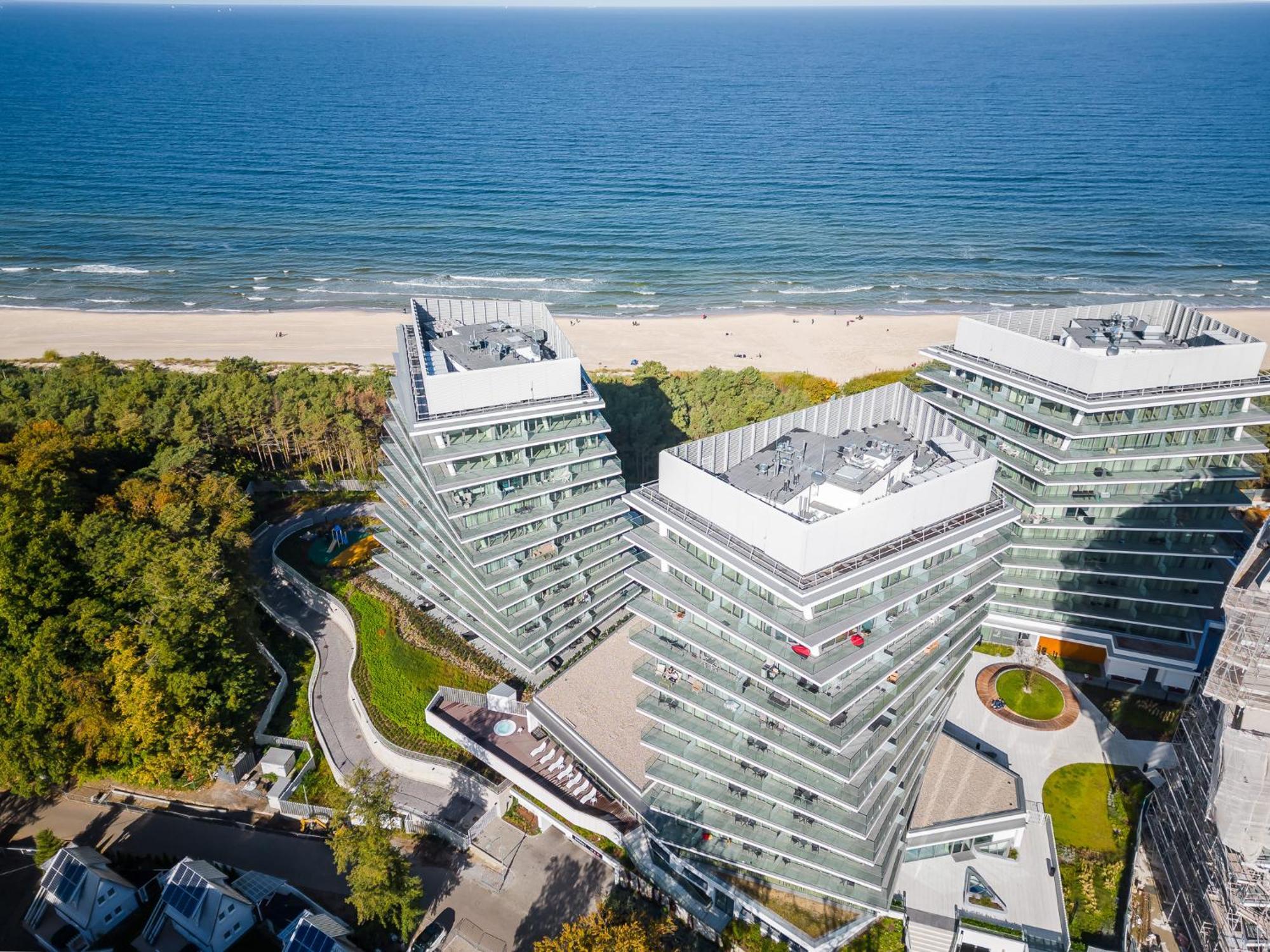 Royal Waves Resort & Spa - Apartment With Parking By Noclegi Renters Miedzyzdroje Bagian luar foto